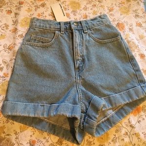 (New) classic light wash shorts!!