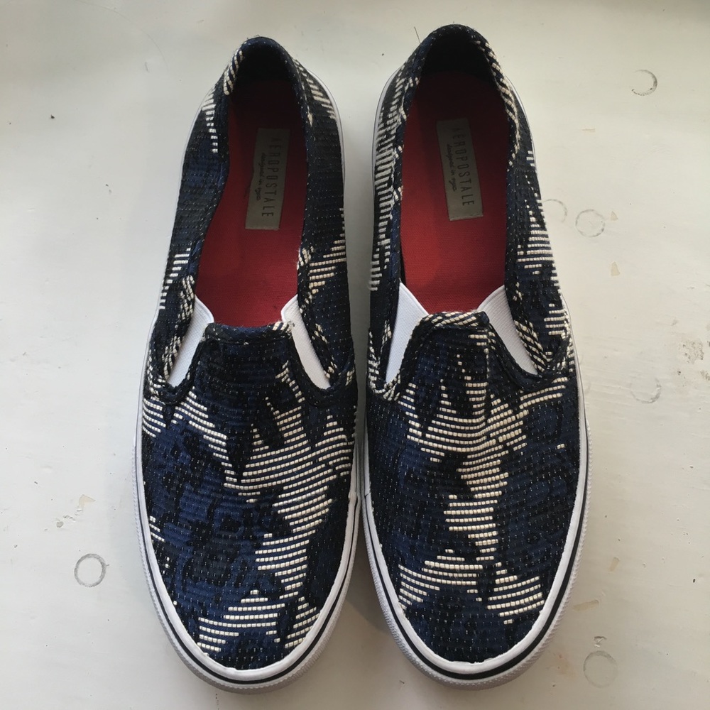Aeropostale slip ons