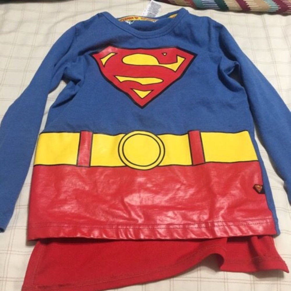 M&S Super man shirt with detachable cape 4-5 year