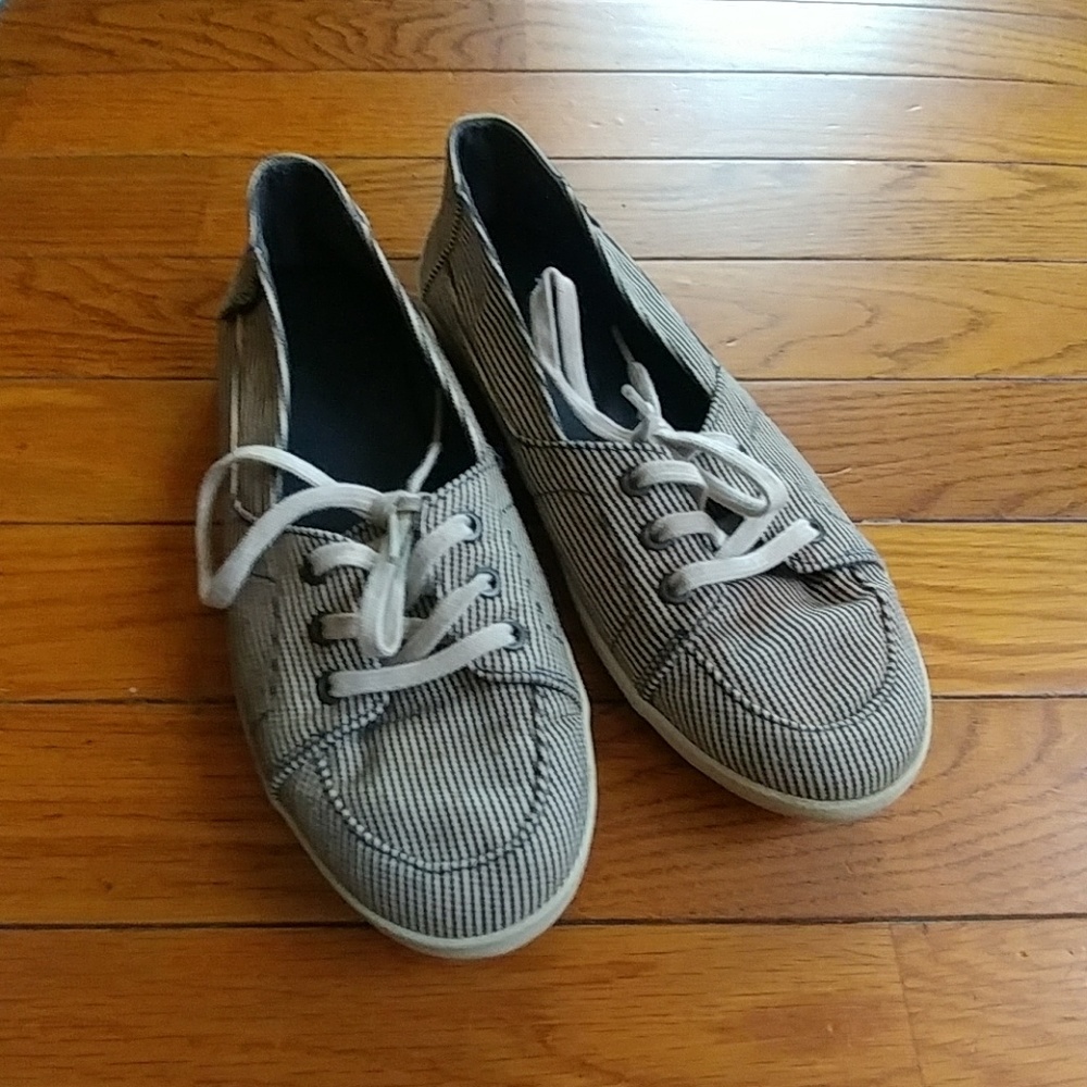 Vans EUC 7.5 slip ons.