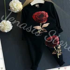 Warm Jogger set with Rose Design