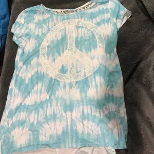 Juniors peace t-shirt