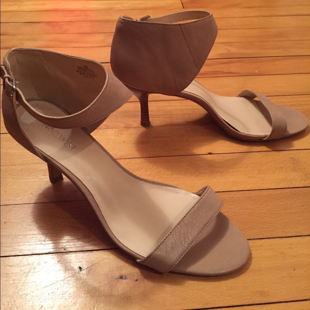 Nine West Size 10 nude pump
