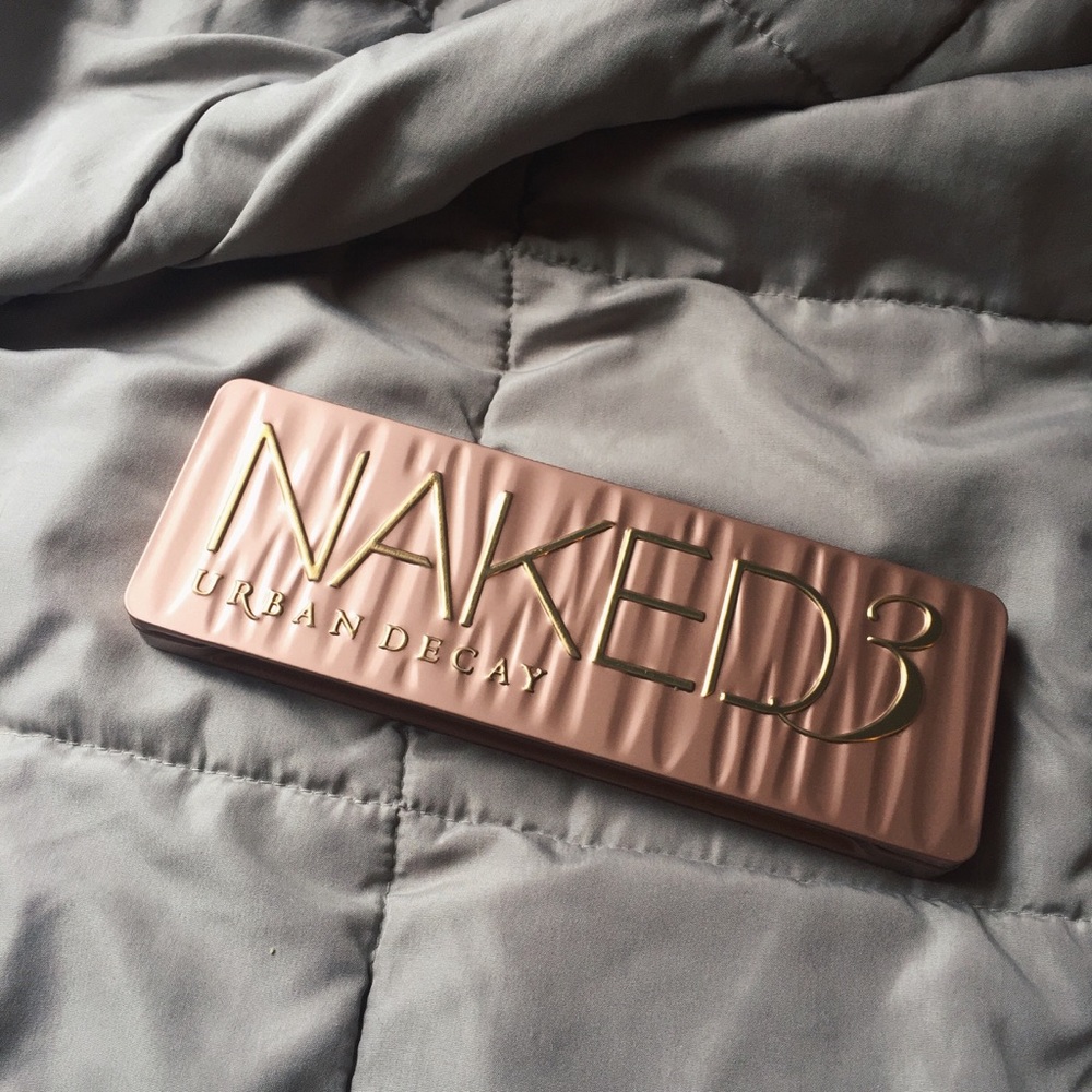 Naked 3 Palette 🥀OBO🥀