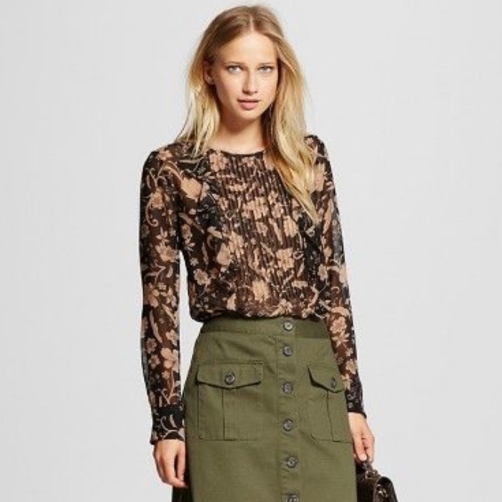 NWOT Who What Wear Floral Pintuck Flutter Blouse