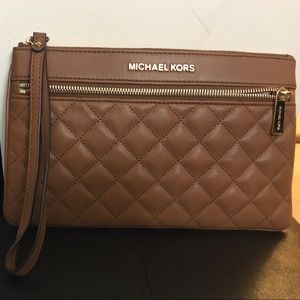NWT Michael Kors Selma quilt large zip clutch