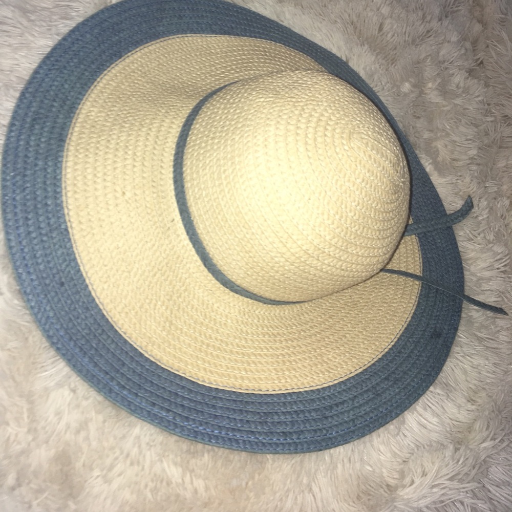 Floppy sun hat👒
