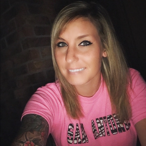 Meet your Posher, Megan - Picture 1 of 1