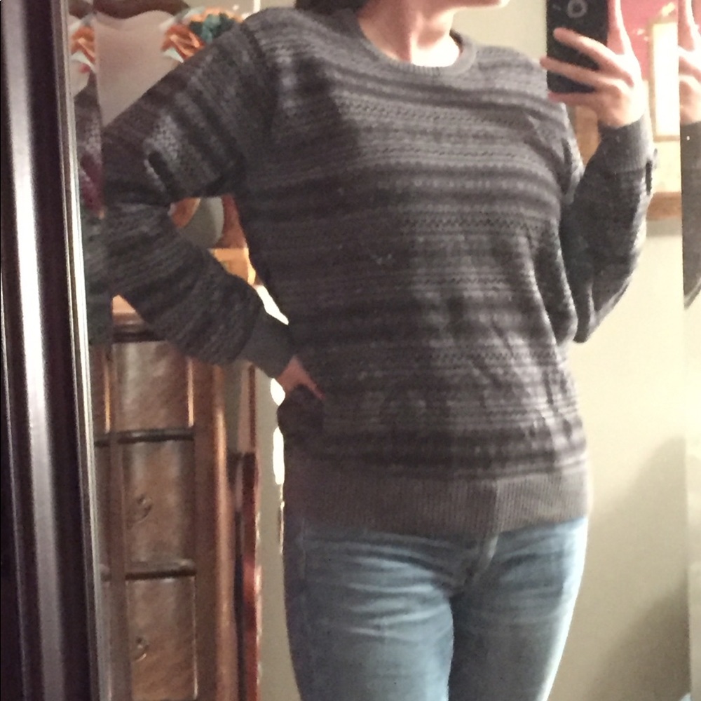 Van Heusen black and grey Aztec print sweater M