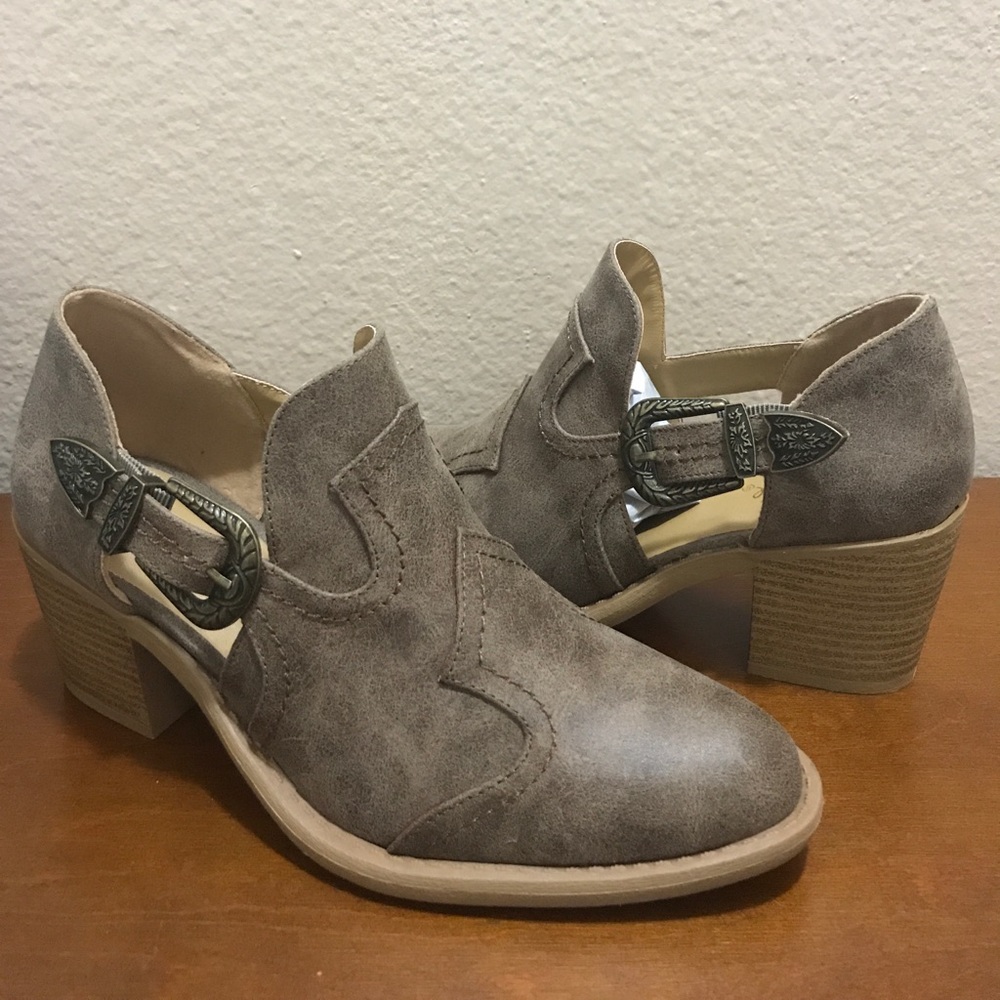 Bootie - Picture 3 of 4