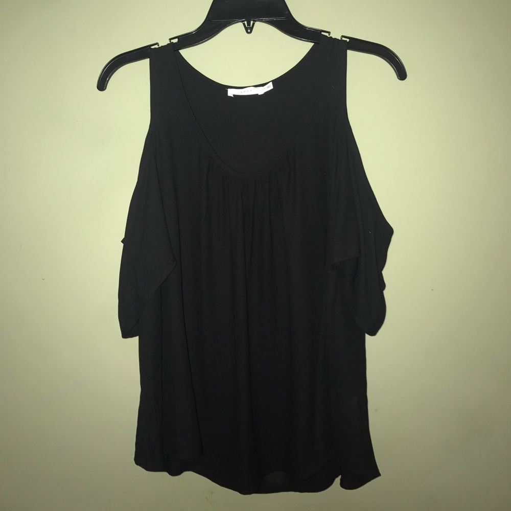 Cold shoulder short sleeve top