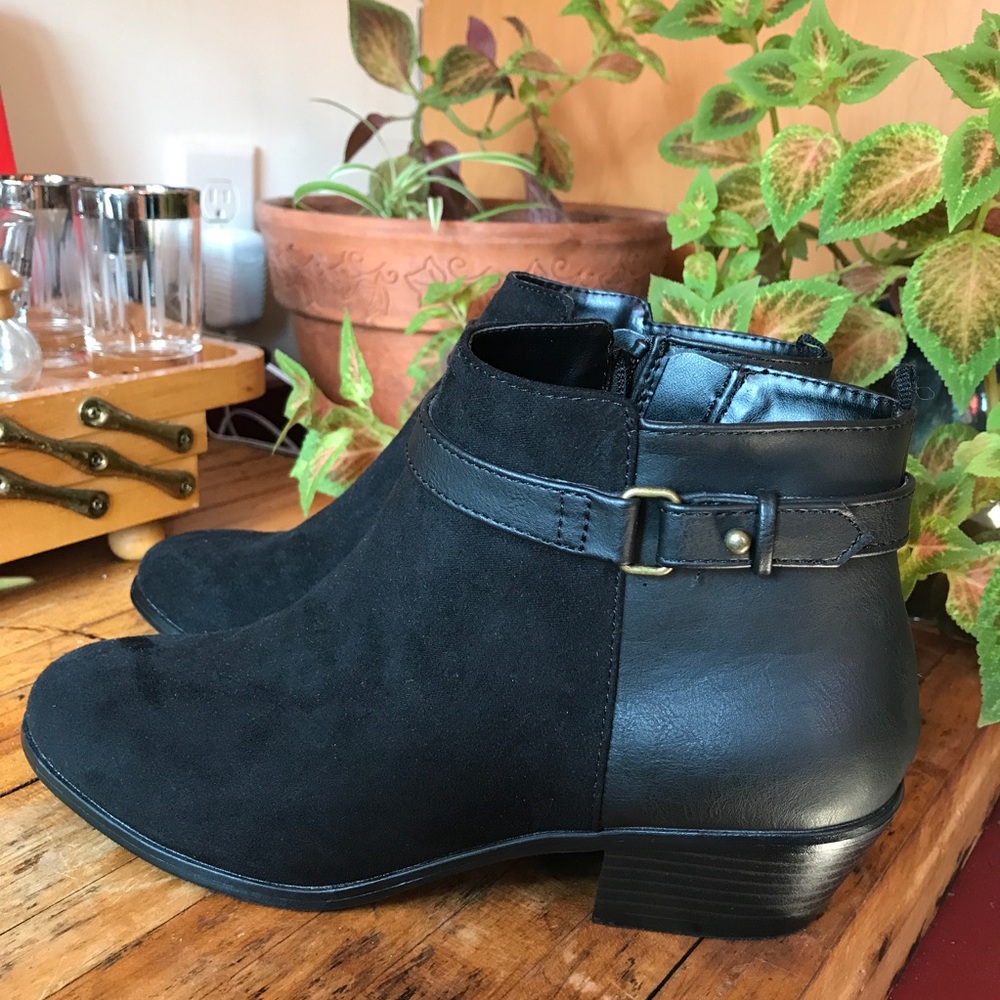 NWOT black booties 🎀