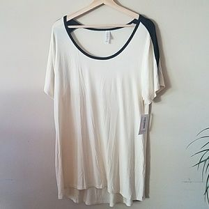 NWT LulaRoe cream Classic T