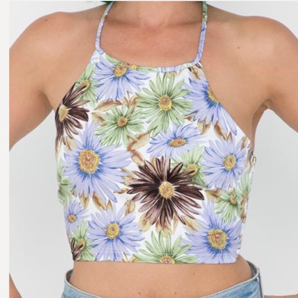 Crop top tank with daisy print 💜