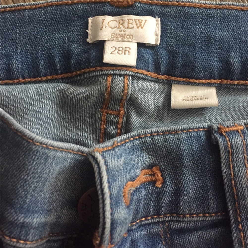 Light wash J Crew jeans. Super cute stretch jeans.