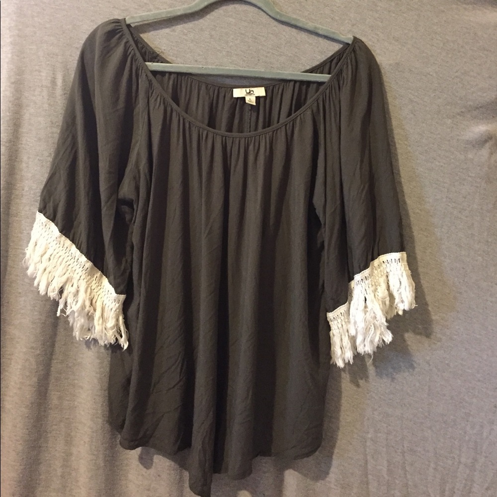 Olive green top with fringe quarter length sleeves