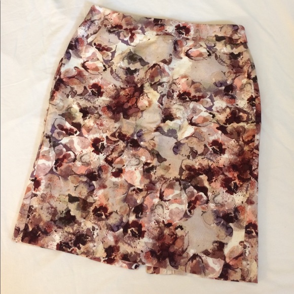 Ann Taylor Dresses & Skirts - Ann Taylor Pink Floral Pencil Skirt
