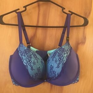 Victoria's Secret Temptation bra. 38D