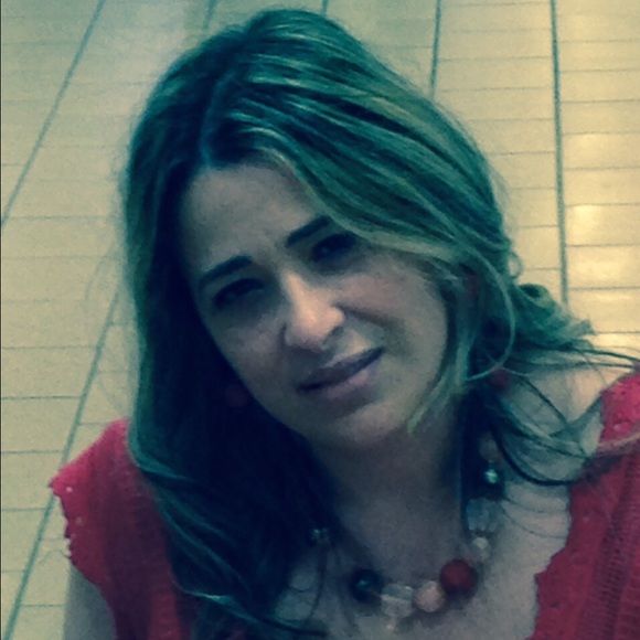 Meet your Posher, Elisabete - Picture 1 of 1