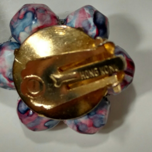 Vintage Jewelry Vintage Clip On Earrings Swirled Beads Hong Kong