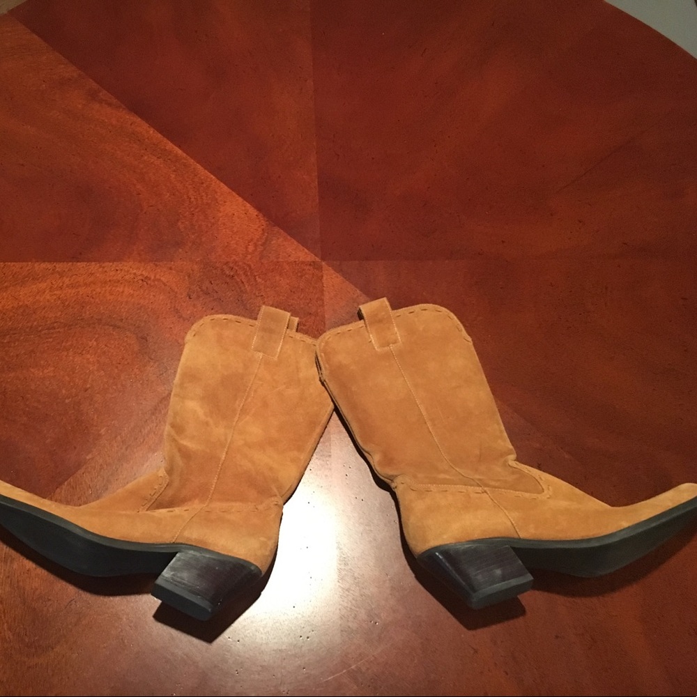 Gianni Bini Cowboy boots