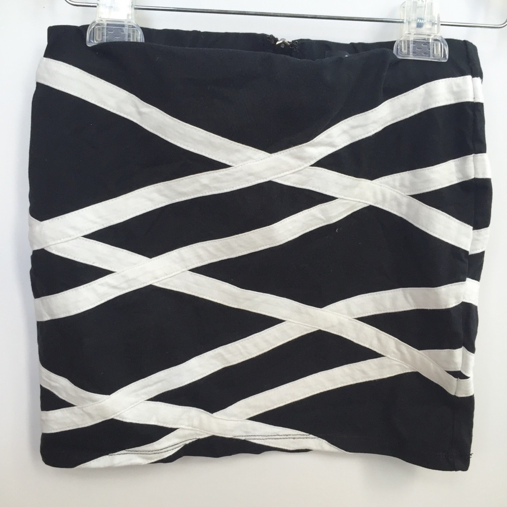 Forever 21 Black and White Skirt