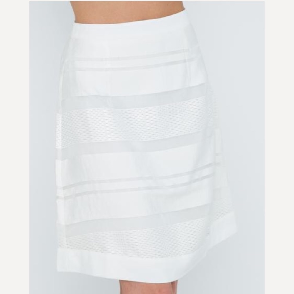 White dressy knee length skirt 💍💄