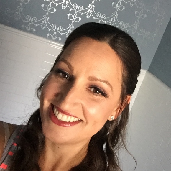 Meet your Posher, Maria - Picture 1 of 1