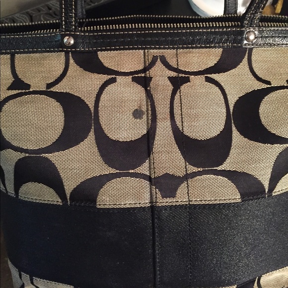 Medium Coach tote - Picture 5 of 9