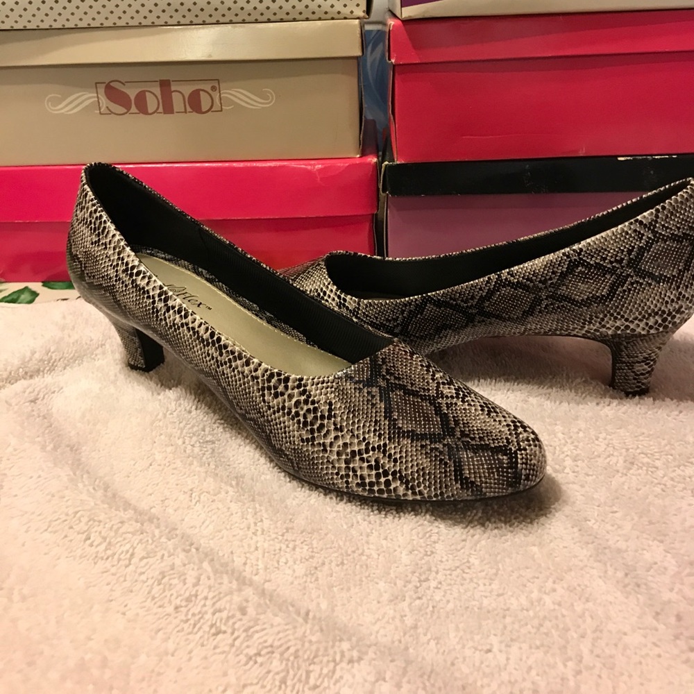 Snake print angel flex heels