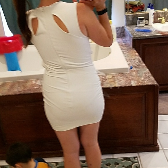 Sexy little white dress - Picture 4 of 4