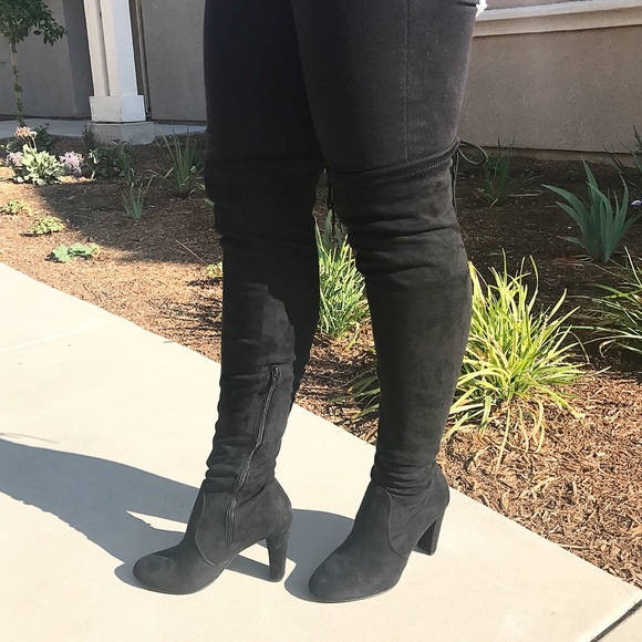 •LAST PAIR•Black thigh high boots - Picture 2 of 5