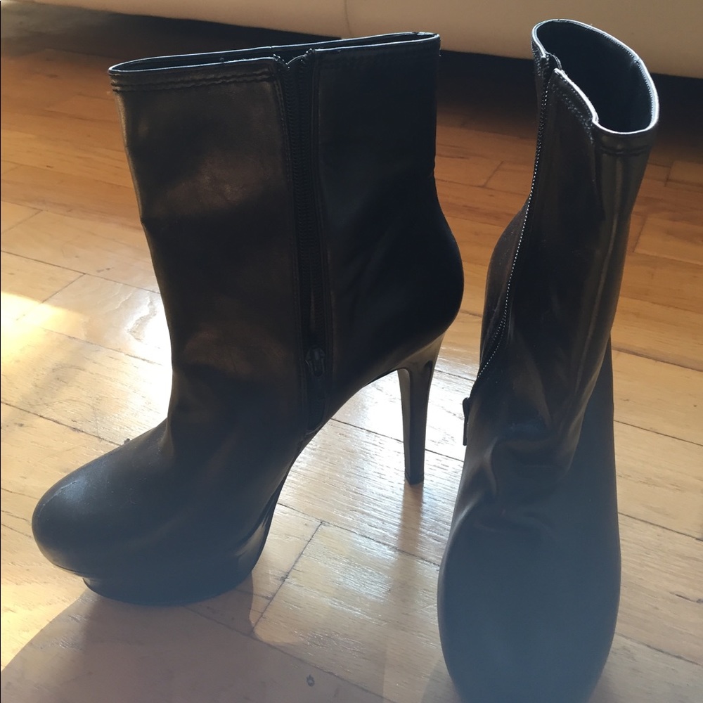 Fierce Jessica Simpson high heel boots