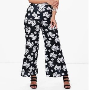 Plus Floral Printed Wide Leg Flowy Pants