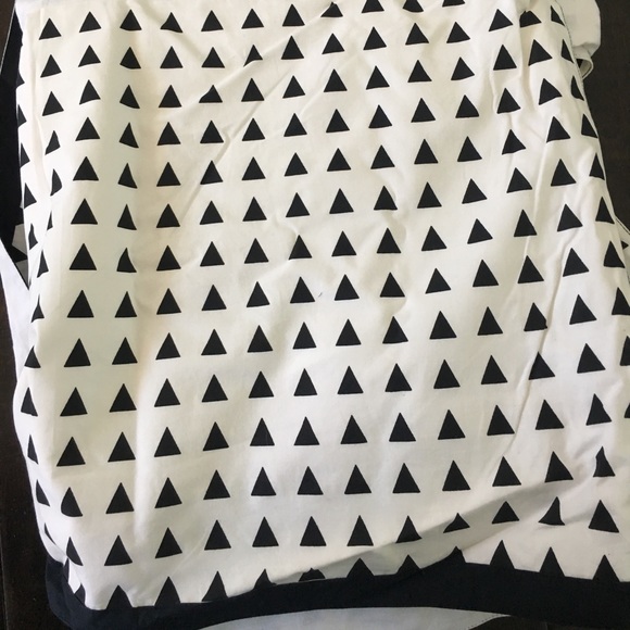 Land of Nod Crib skirt - Picture 3 of 4