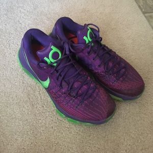 KD 8 size 12 9/10 condition