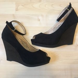 Black w/ Gold Studs Wedge Heels