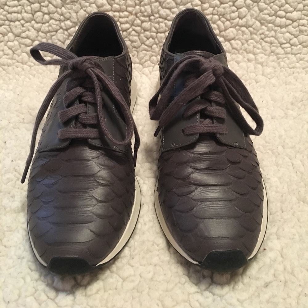 VINCE Rayner Sneaker SIZE 5.5