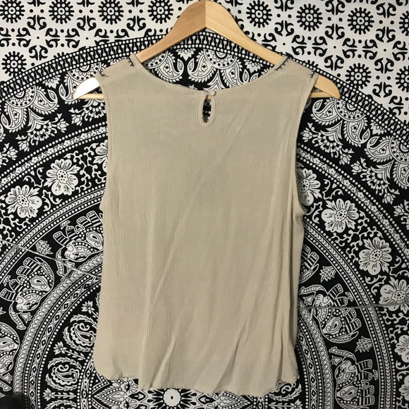 Embroidered Top - Picture 2 of 3