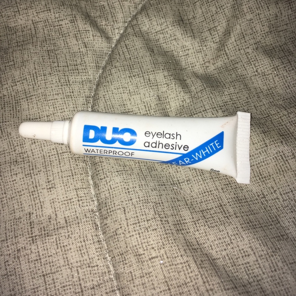 Eyelash glue