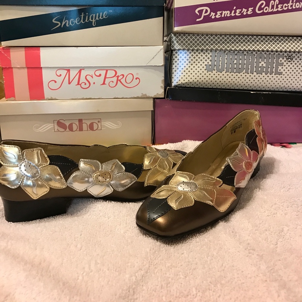 Amanda metallic heel