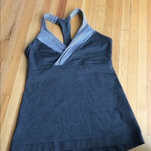 Lululemon size 8 grey top