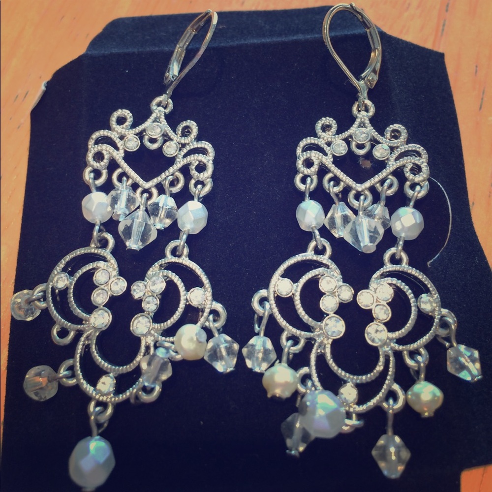 Chandelier earrings