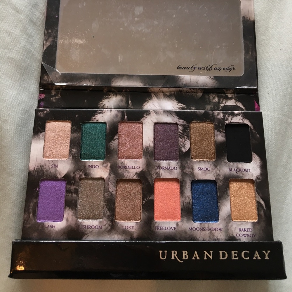 Urban Decay | shadow box