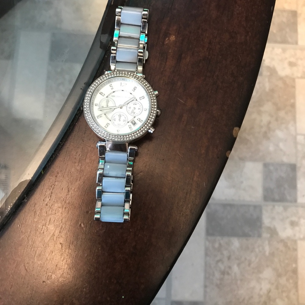 Mk watch
