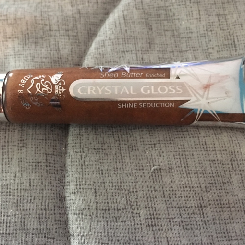 Lip gloss - Picture 2 of 3