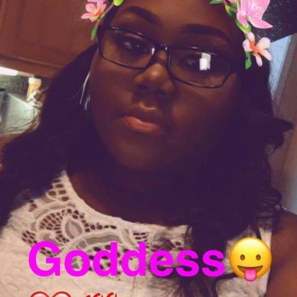 Meet your Posher, Tyiesha - Picture 1 of 1