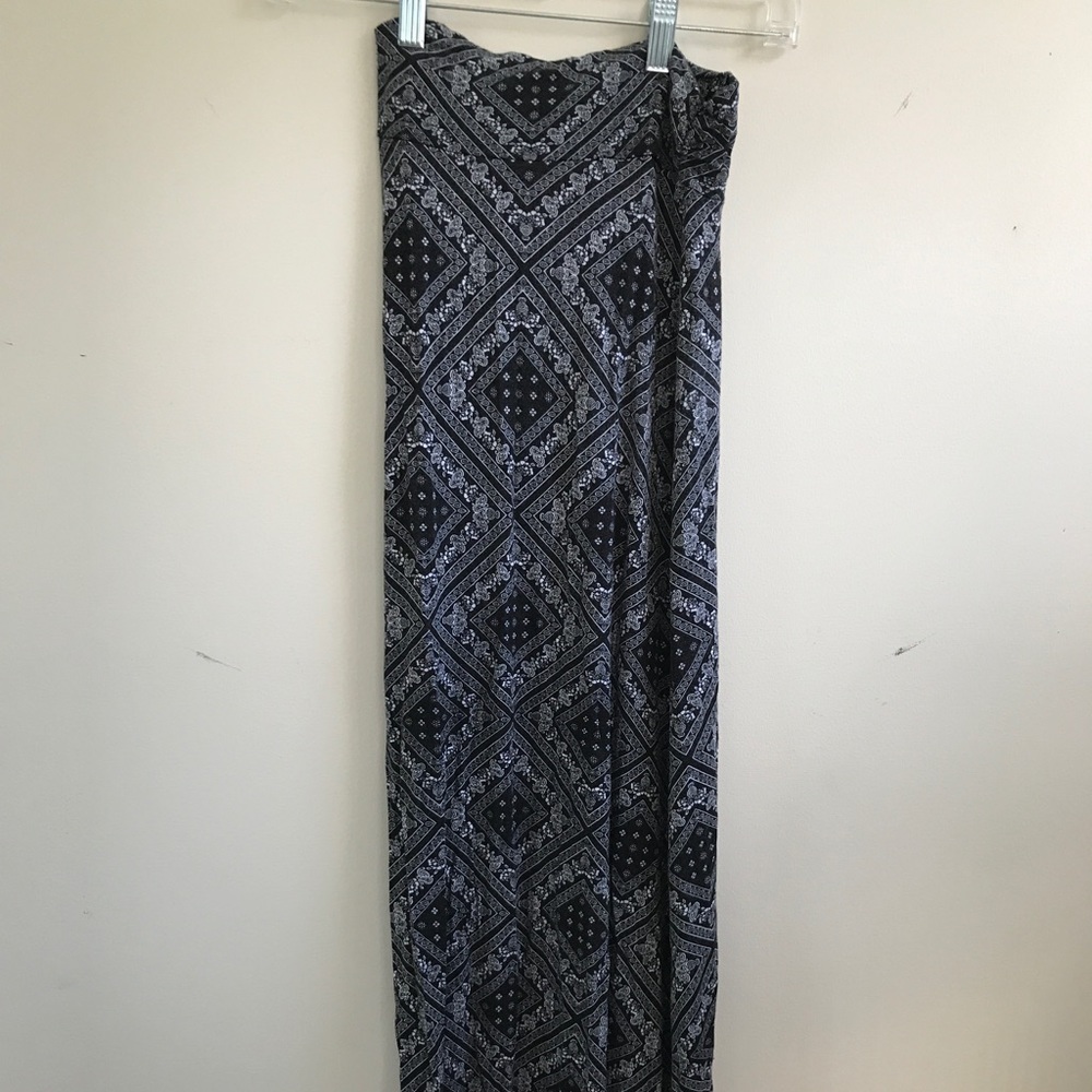 Black and white maxi skirt
