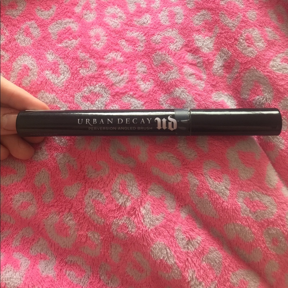 Urban decay perversion angled brush