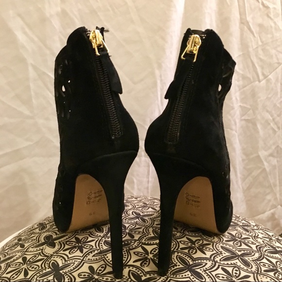NWOB {BCBGMaxAzria} “Abay” Suede Cage Peep Toe Booties - Picture 4 of 8